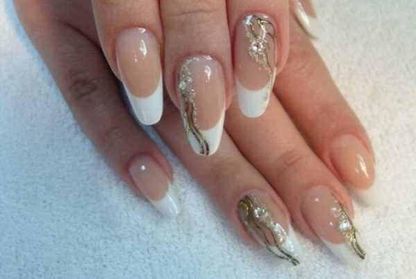 Дизайн ногтей белый с золотом фото